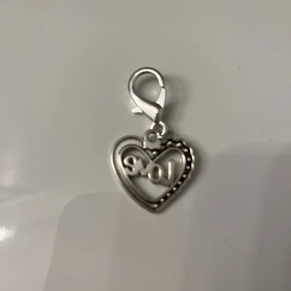 ❤️Silver heart “Love” pet charm